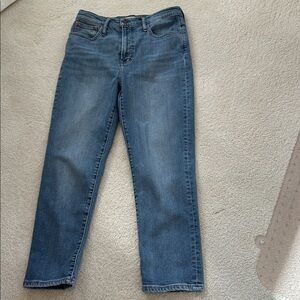 Madewell high-rise skinny jeans. The perfect vintage jean skinny jeans size 28.